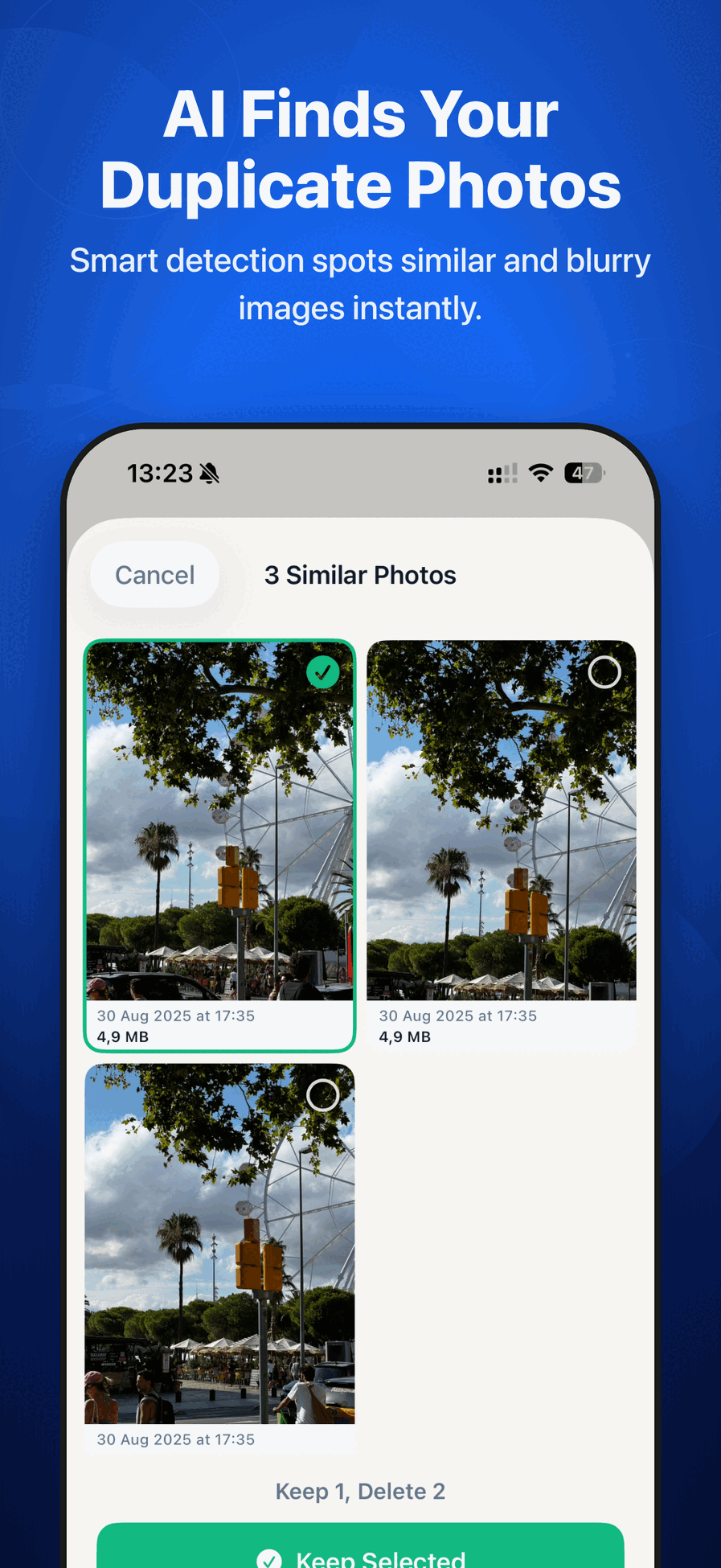 Photo Cleaner AI duplicate detection showing 3 similar photos with smart selection